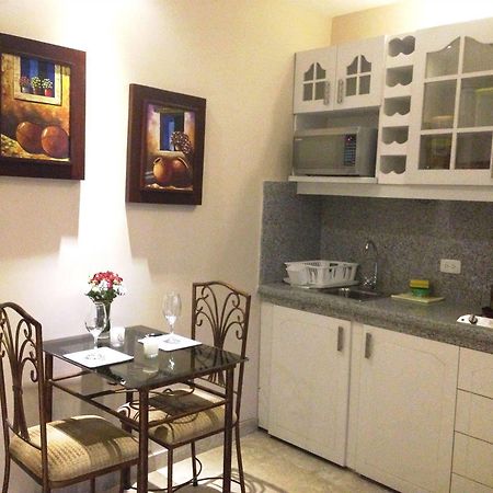 El Patio Suites II Гуаякиль Экстерьер фото