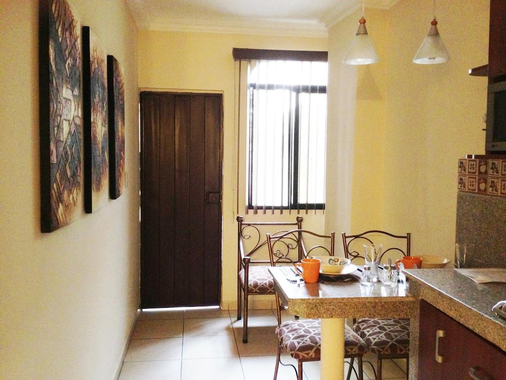El Patio Suites II Гуаякиль Номер фото