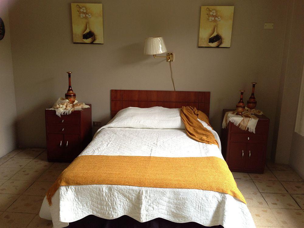 El Patio Suites II Гуаякиль Экстерьер фото