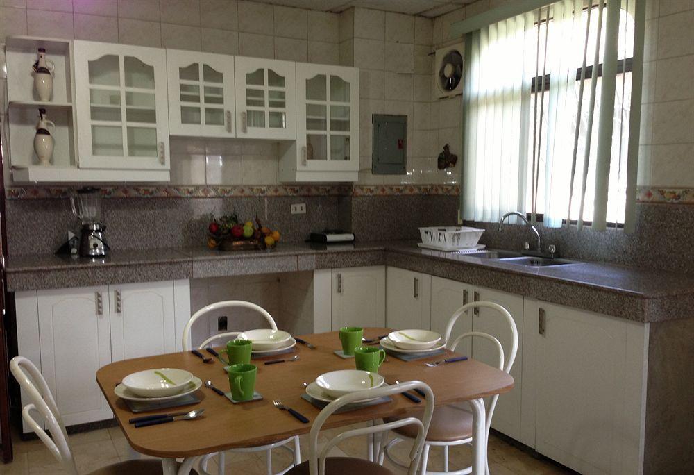 El Patio Suites II Гуаякиль Экстерьер фото