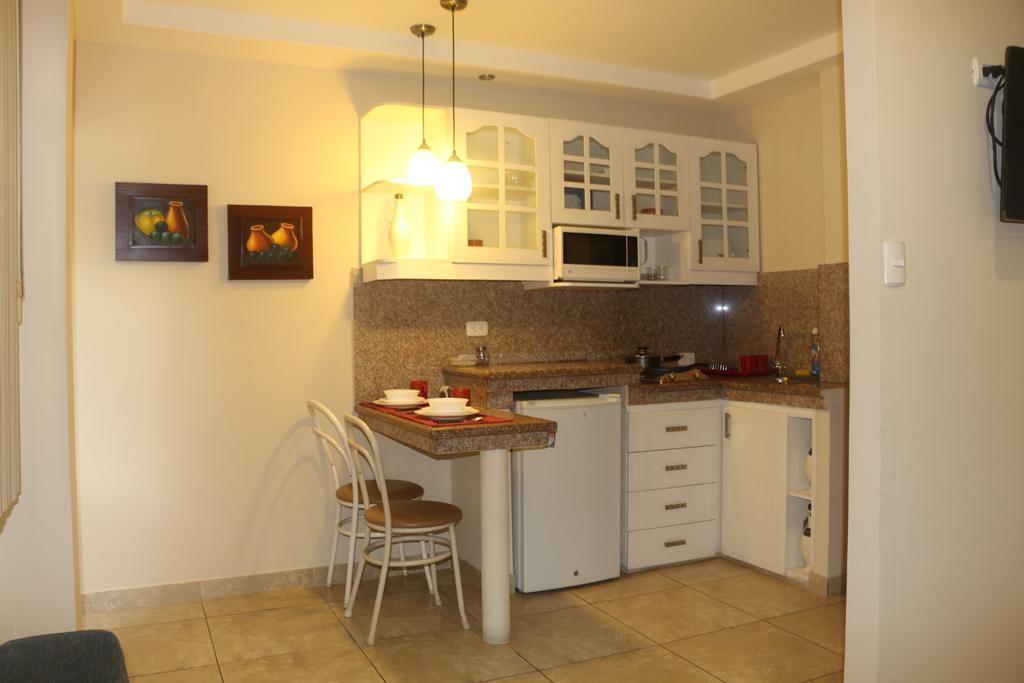 El Patio Suites II Гуаякиль Экстерьер фото