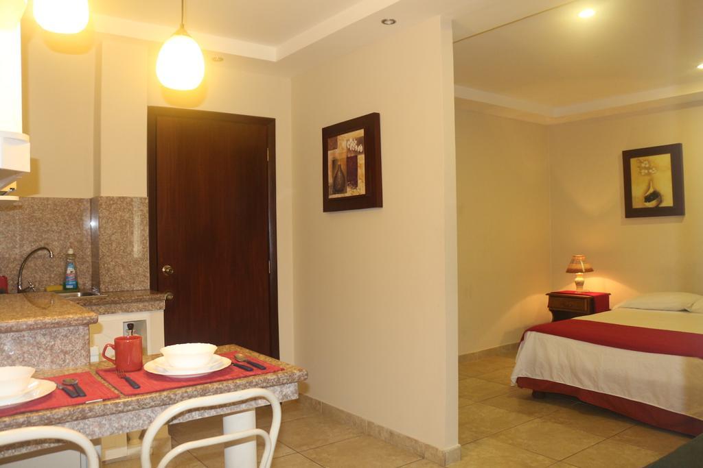 El Patio Suites II Гуаякиль Экстерьер фото
