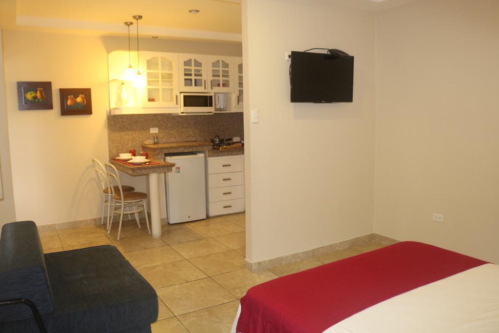 El Patio Suites II Гуаякиль Экстерьер фото