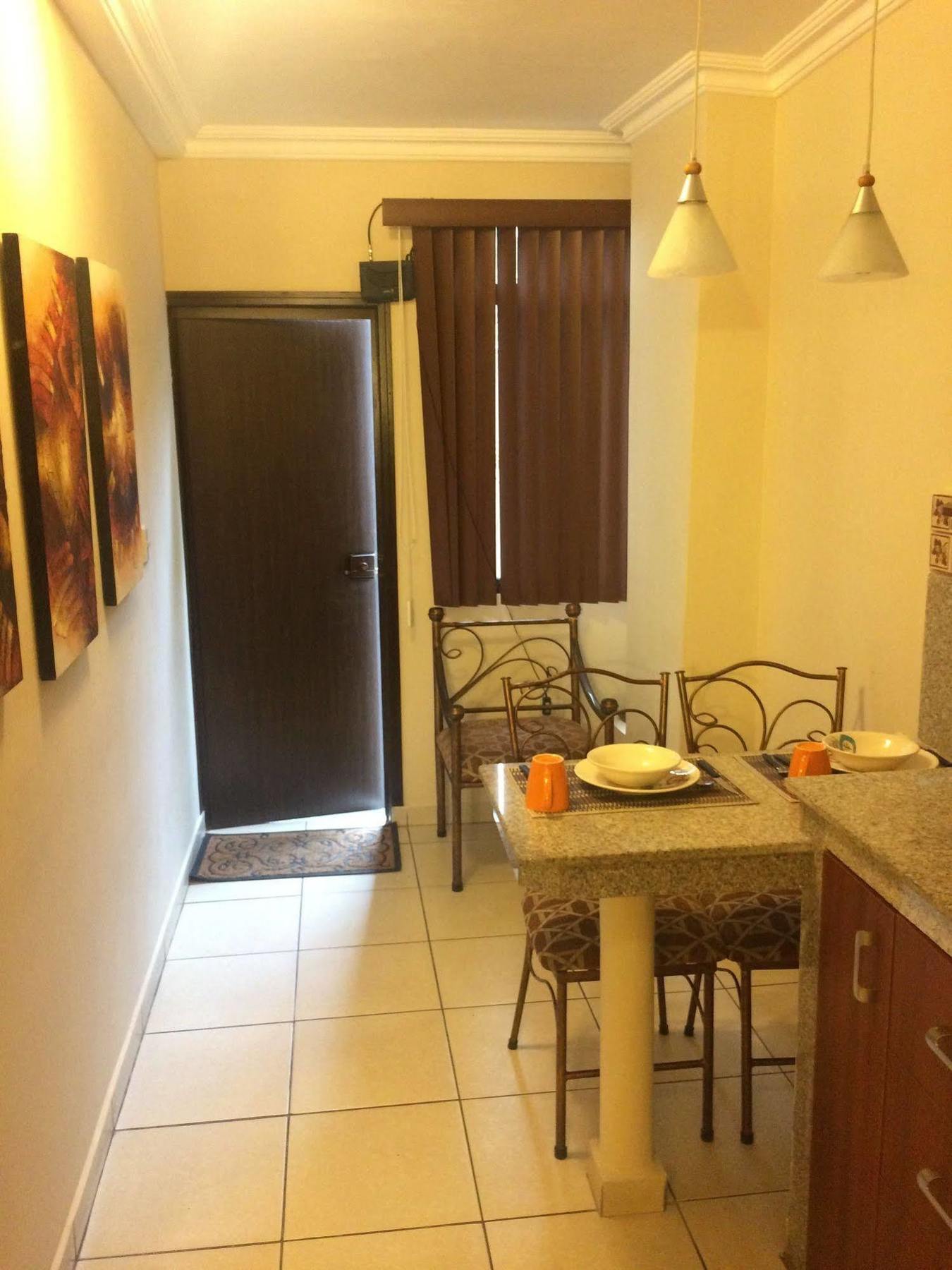 El Patio Suites II Гуаякиль Экстерьер фото