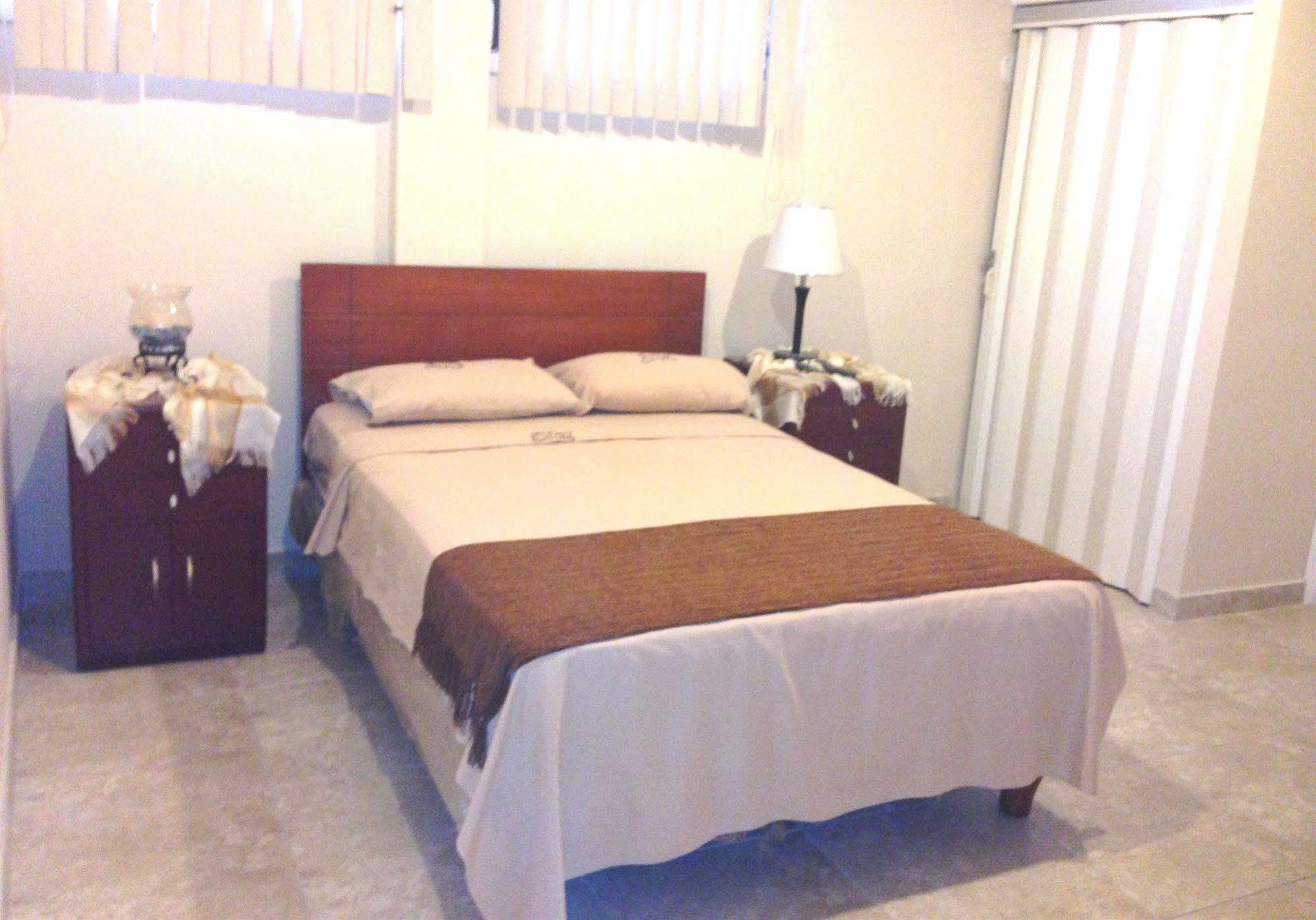 El Patio Suites II Гуаякиль Экстерьер фото