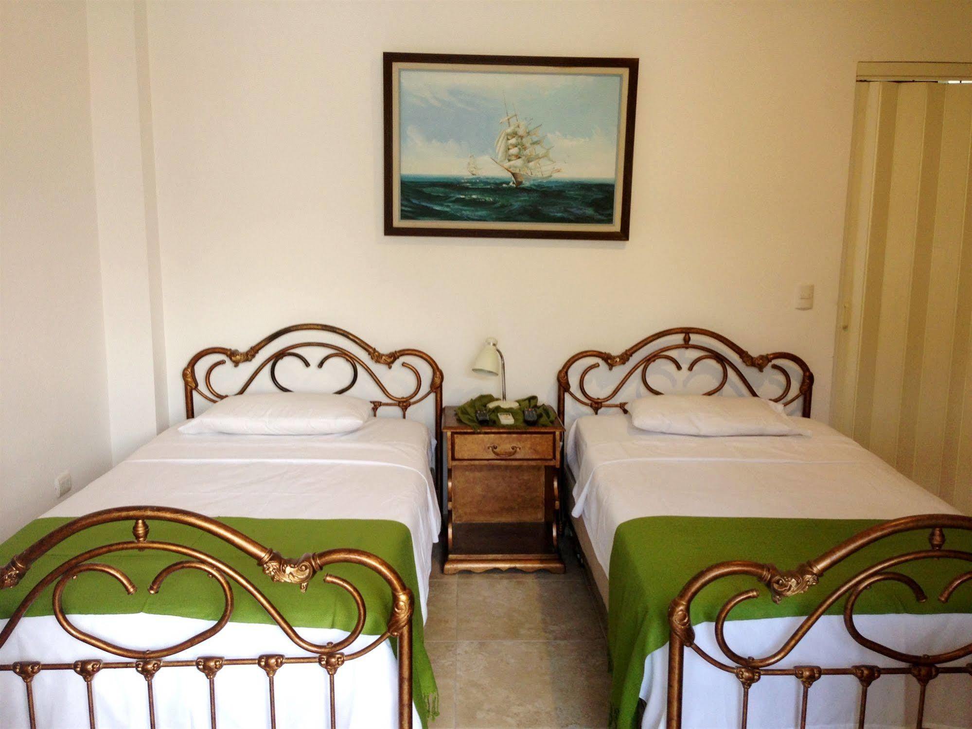 El Patio Suites II Гуаякиль Экстерьер фото