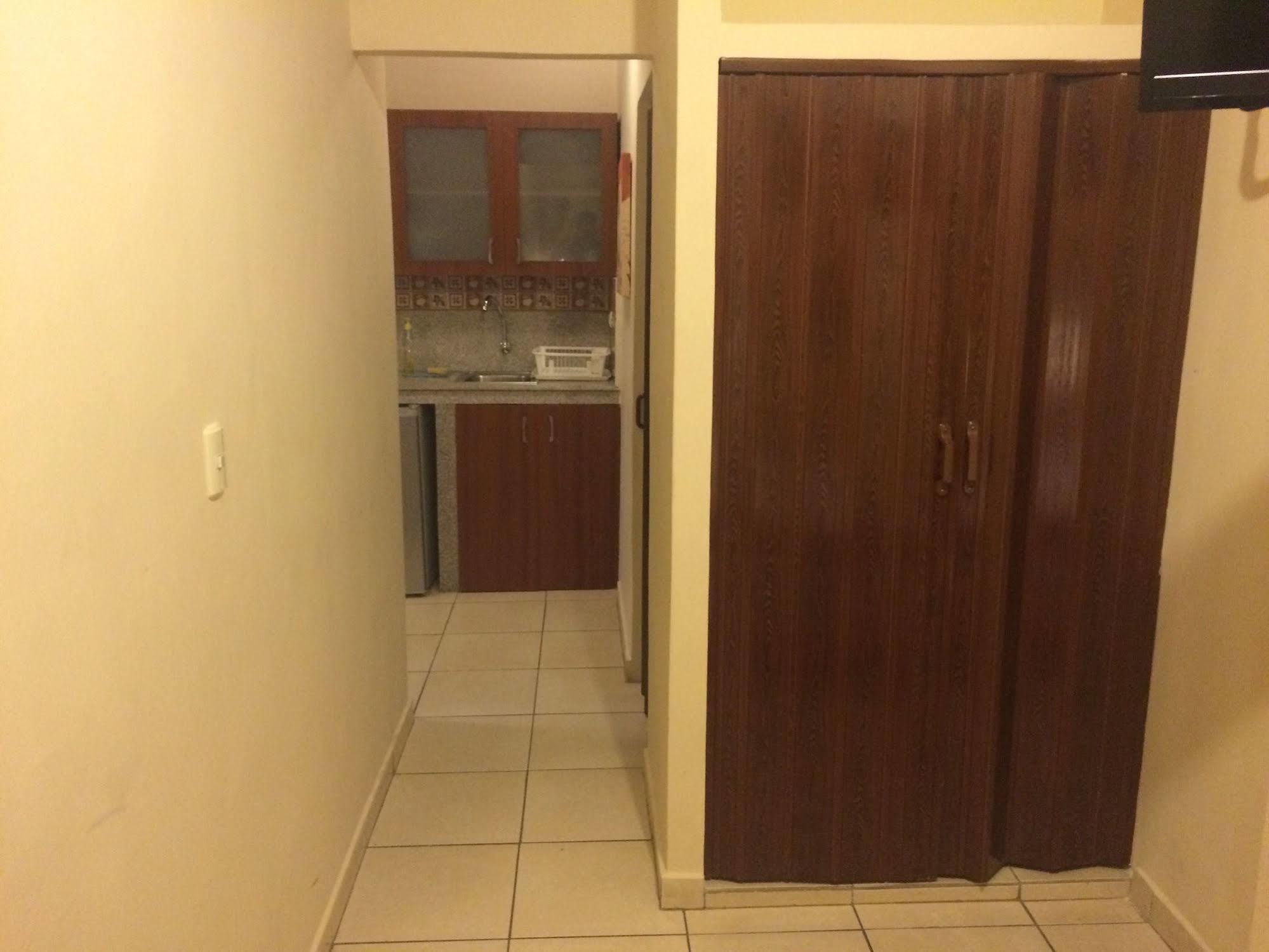 El Patio Suites II Гуаякиль Экстерьер фото